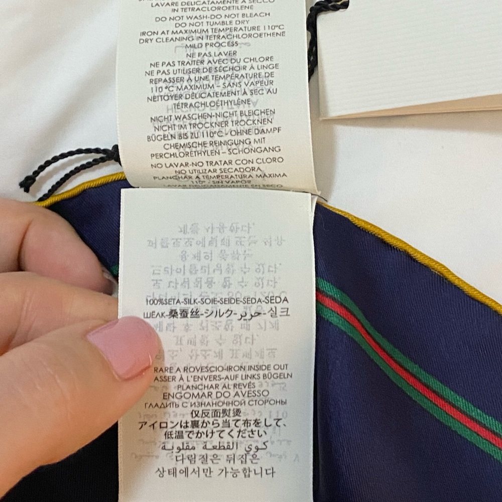 Gucci Scarf 100% Silk - Picture 8 of 10